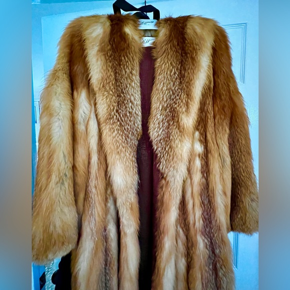 Full length fox fur coat purchase in Aspen CO. worn 1 time. - Picture 5 of 16